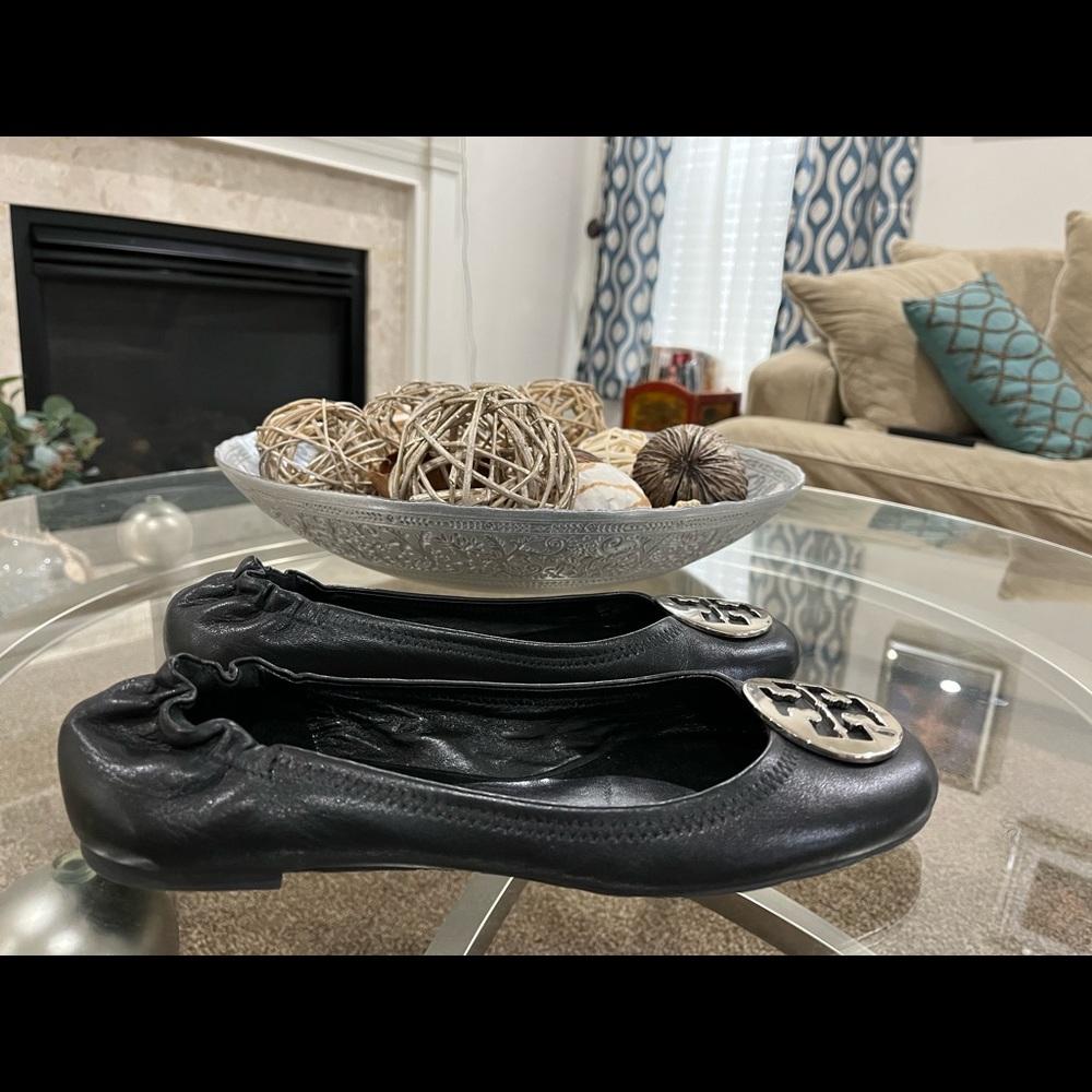 Pretty gently worn Tory Burch Flats.